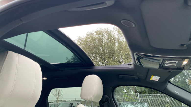 Land Rover Range Rover Velar 2.0 P250 R-Dynamic SE 5dr Auto Petrol Estate